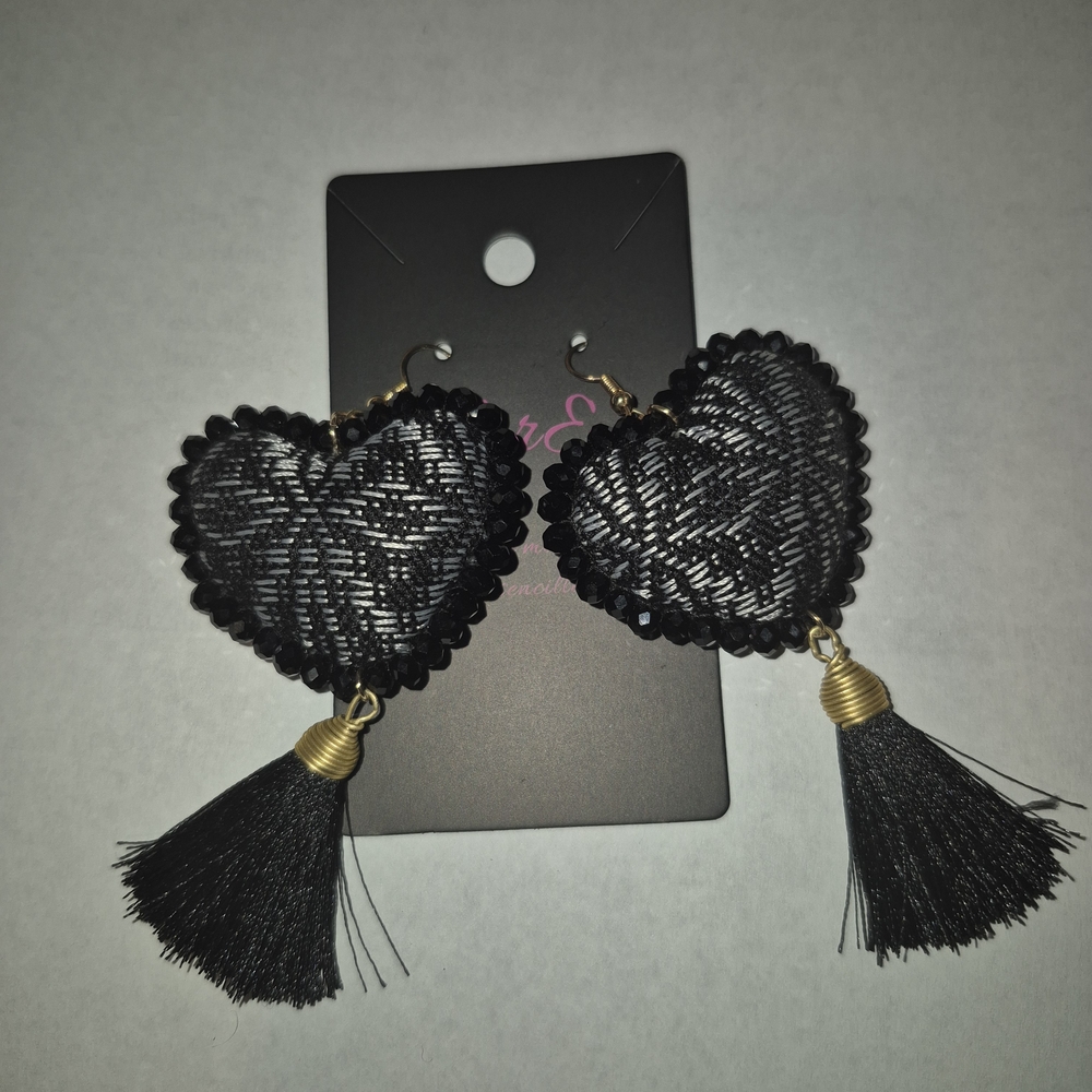 Elegant Black Heart Tassel Earrings